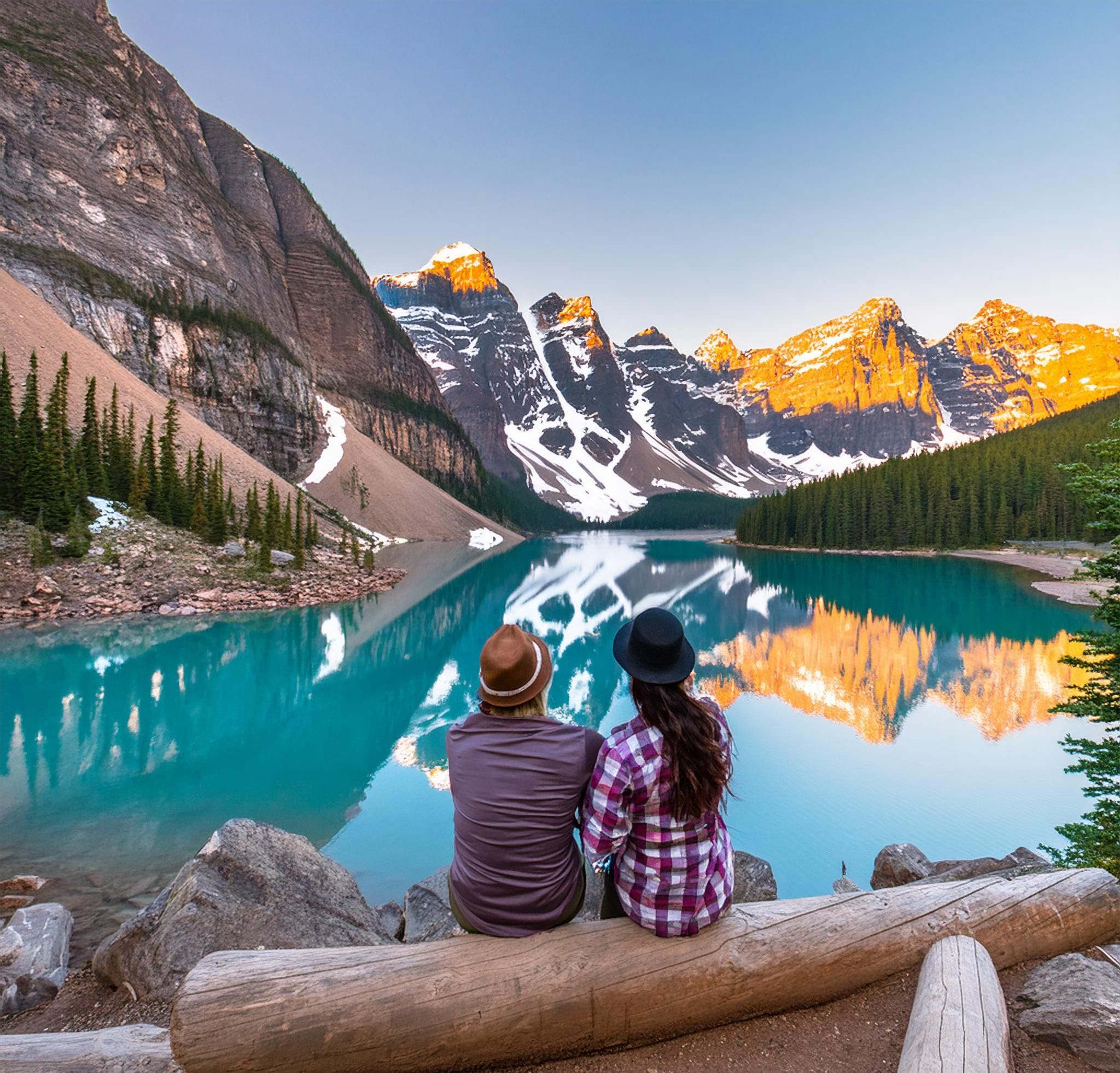 Sunrise View at Moraine Lake